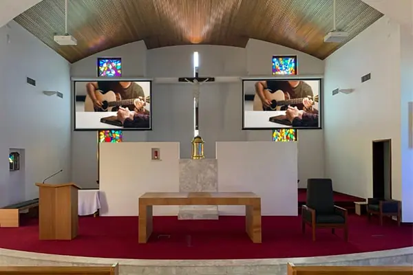 Projectors & Screens